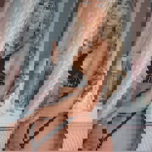 AnnaBjqueen